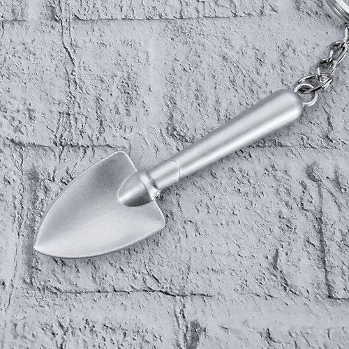 Novelty Ceremonial Shovel Spade Key Ring - 7cm - Image 3